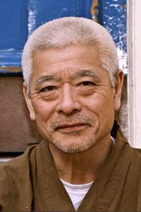 伊川東吾