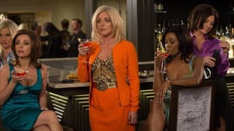 Kimmy frequenta um bar!