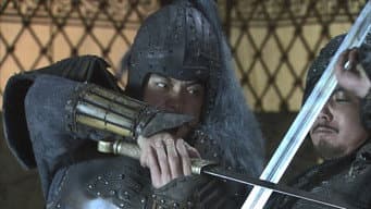 Wei Yan executa uma dança de espada, seu alvo é Liu Zhang