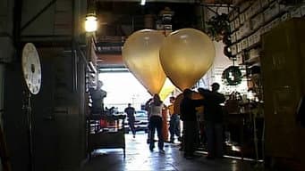 Balão com Cadeira, Semente de Papoula e Goldfinger