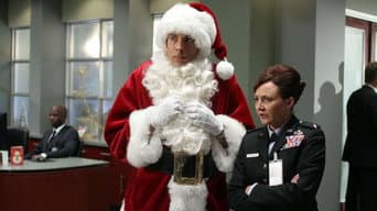 Chuck Contra A Roupa Do Papai Noel