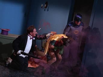 Batgirl Entra, o Pinguim Sai